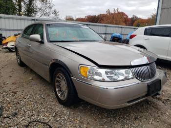  Salvage Lincoln Towncar