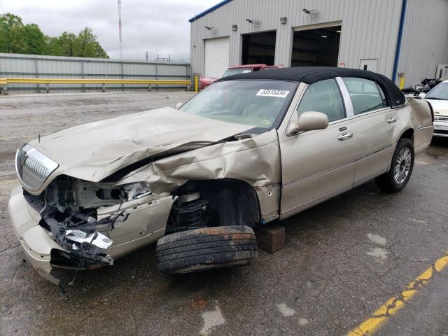  Salvage Lincoln Towncar