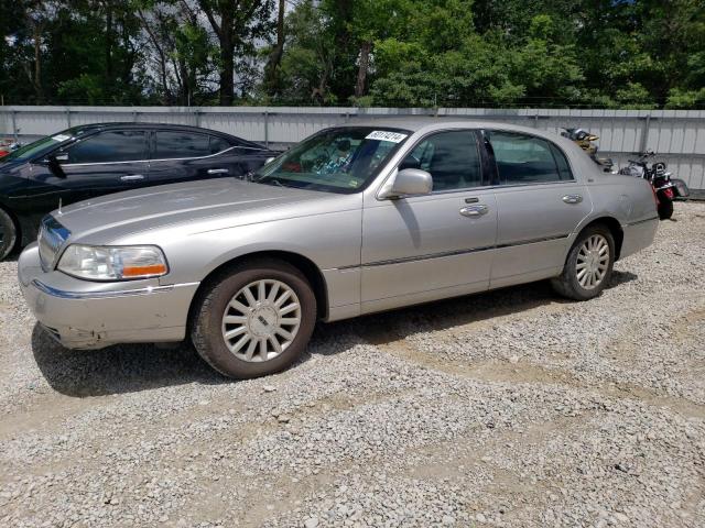  Salvage Lincoln Towncar