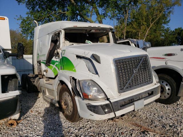  Salvage Volvo Vn