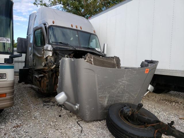  Salvage Freightliner Cascadia 1