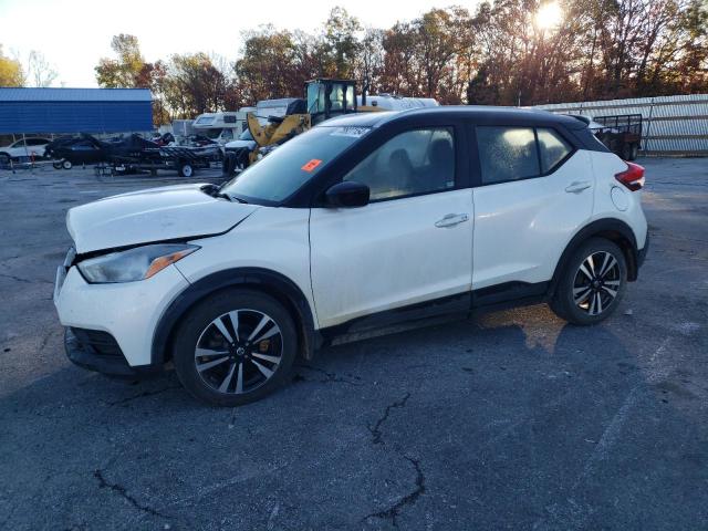  Salvage Nissan Kicks