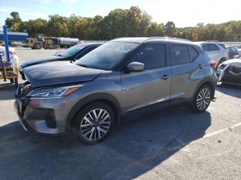  Salvage Nissan Kicks