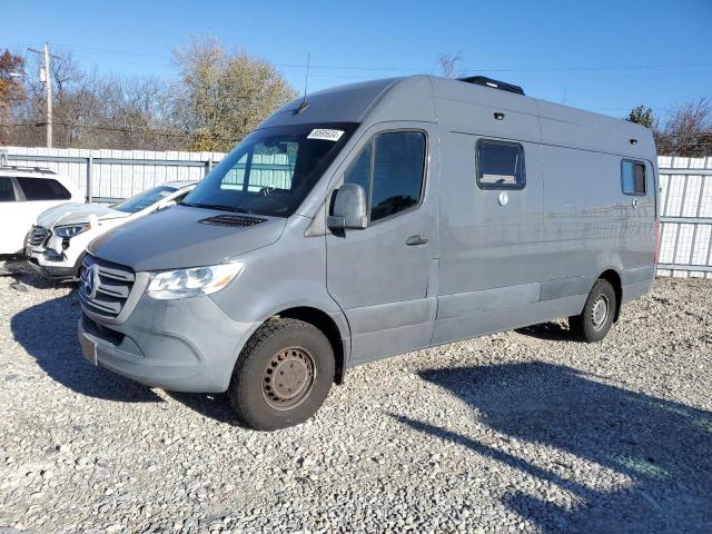  Salvage Mercedes-Benz Sprinter