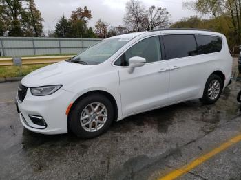  Salvage Chrysler Pacifica