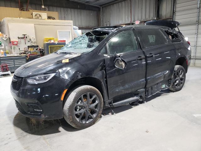  Salvage Chrysler Pacifica