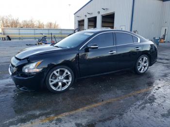  Salvage Nissan Maxima