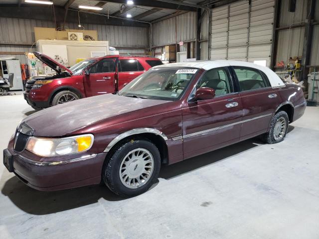  Salvage Lincoln Towncar