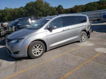  Salvage Chrysler Pacifica