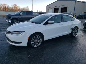  Salvage Chrysler 200