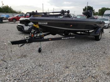  Salvage Land Rover Bass Boat