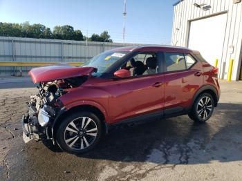  Salvage Nissan Kicks