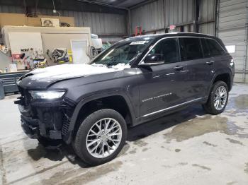  Salvage Jeep Grand Cherokee