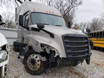  Salvage Freightliner Cascadia 1