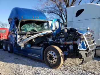  Salvage Freightliner Cascadia