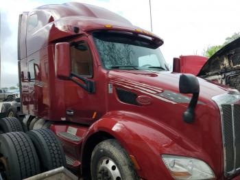  Salvage Peterbilt 579