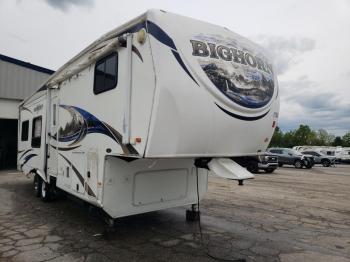  Salvage Bigh 5th Wheel
