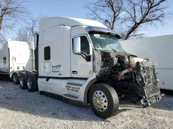  Salvage Peterbilt 579