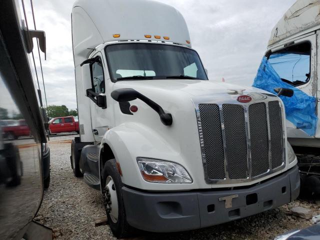  Salvage Peterbilt 579