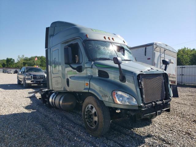  Salvage Freightliner Cascadia 1