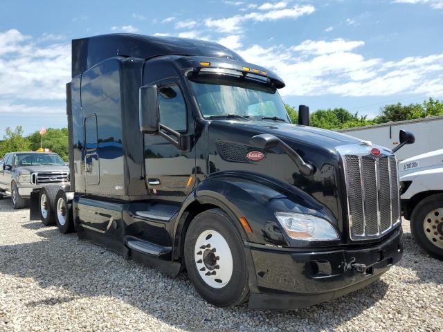  Salvage Peterbilt 579