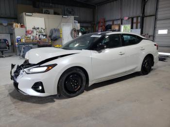  Salvage Nissan Maxima