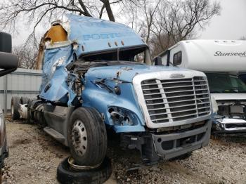  Salvage Freightliner Cascadia 1