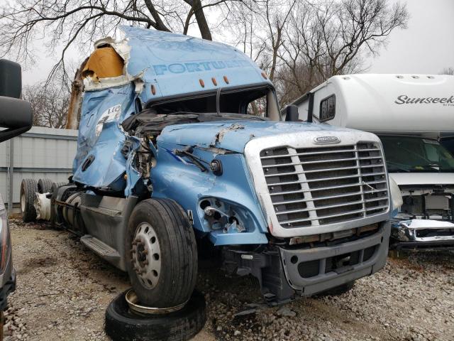  Salvage Freightliner Cascadia 1