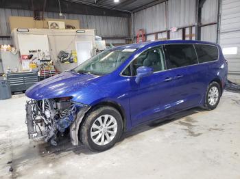  Salvage Chrysler Pacifica