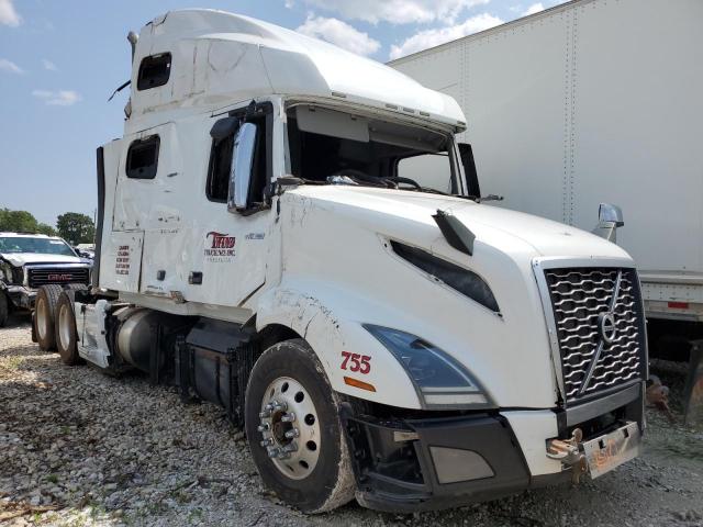  Salvage Volvo Vnl
