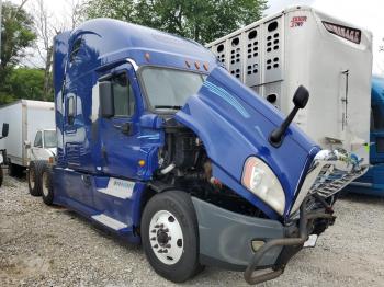  Salvage Freightliner Cascadia 1
