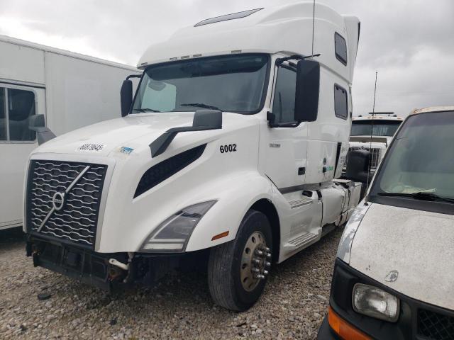  Salvage Volvo Vn