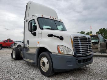  Salvage Freightliner Cascadia 1