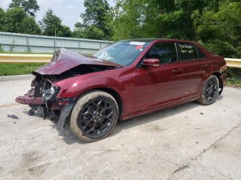  Salvage Chrysler 300