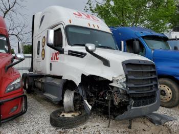  Salvage Freightliner Cascadia 1