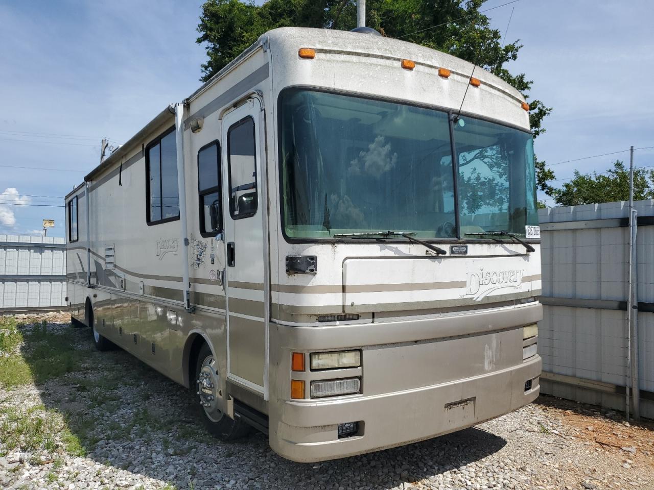 Fleetwood Discovery X Line Motor Home Image 1