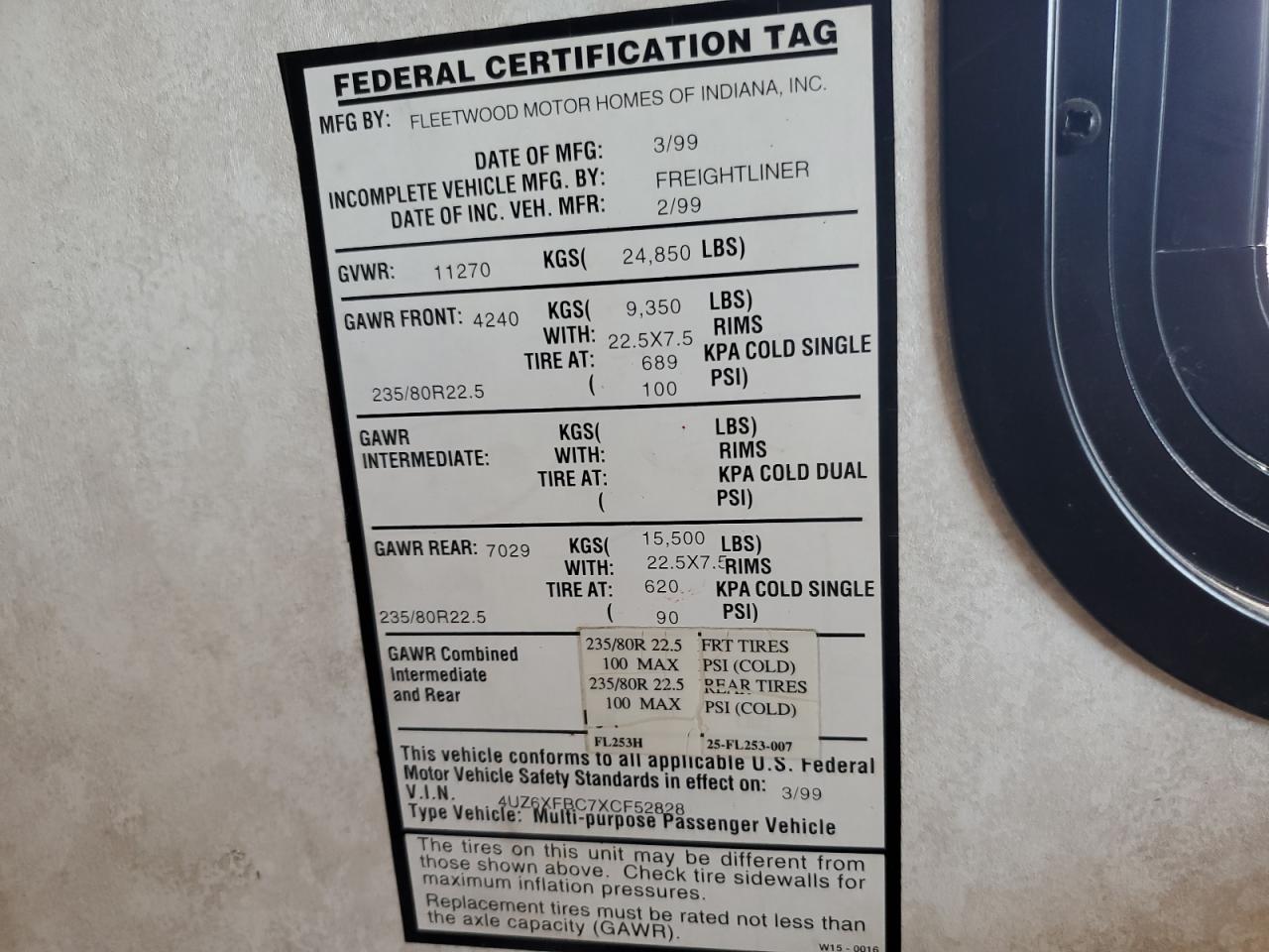 Fleetwood Discovery X Line Motor Home Image 9