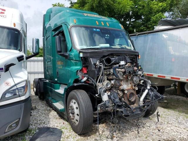  Salvage Freightliner Cascadia 1