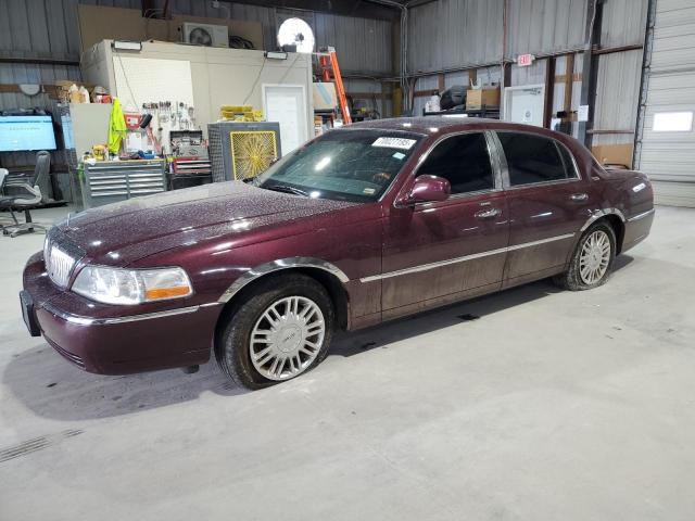  Salvage Lincoln Towncar