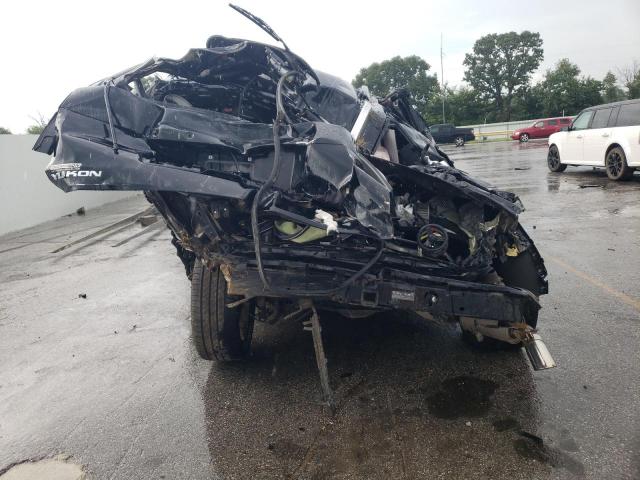 GMC Yukon Denali Image 3