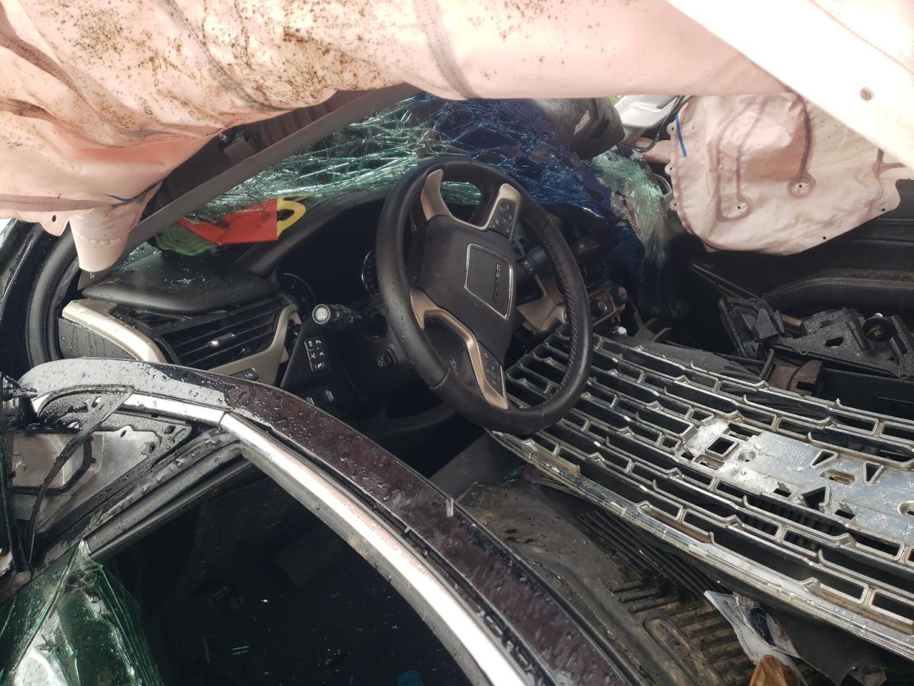 GMC Yukon Denali Image 10