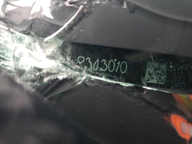 GMC Yukon Denali Image 12