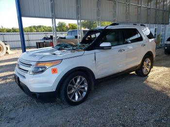  Salvage Ford Explorer