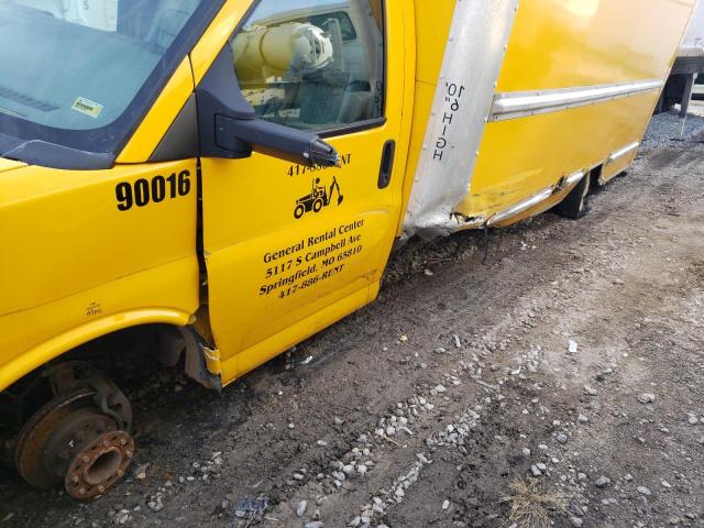 GMC Savana Cutaway G3500 Image 4