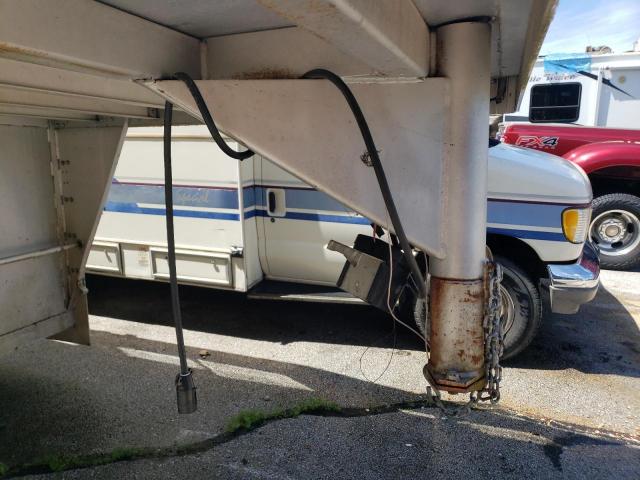 Chaparral Trailer Image 10