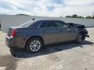 Chrysler 300 Limited Image 2