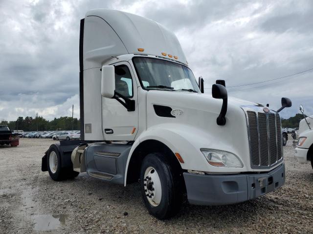  Salvage Peterbilt Tractor 579