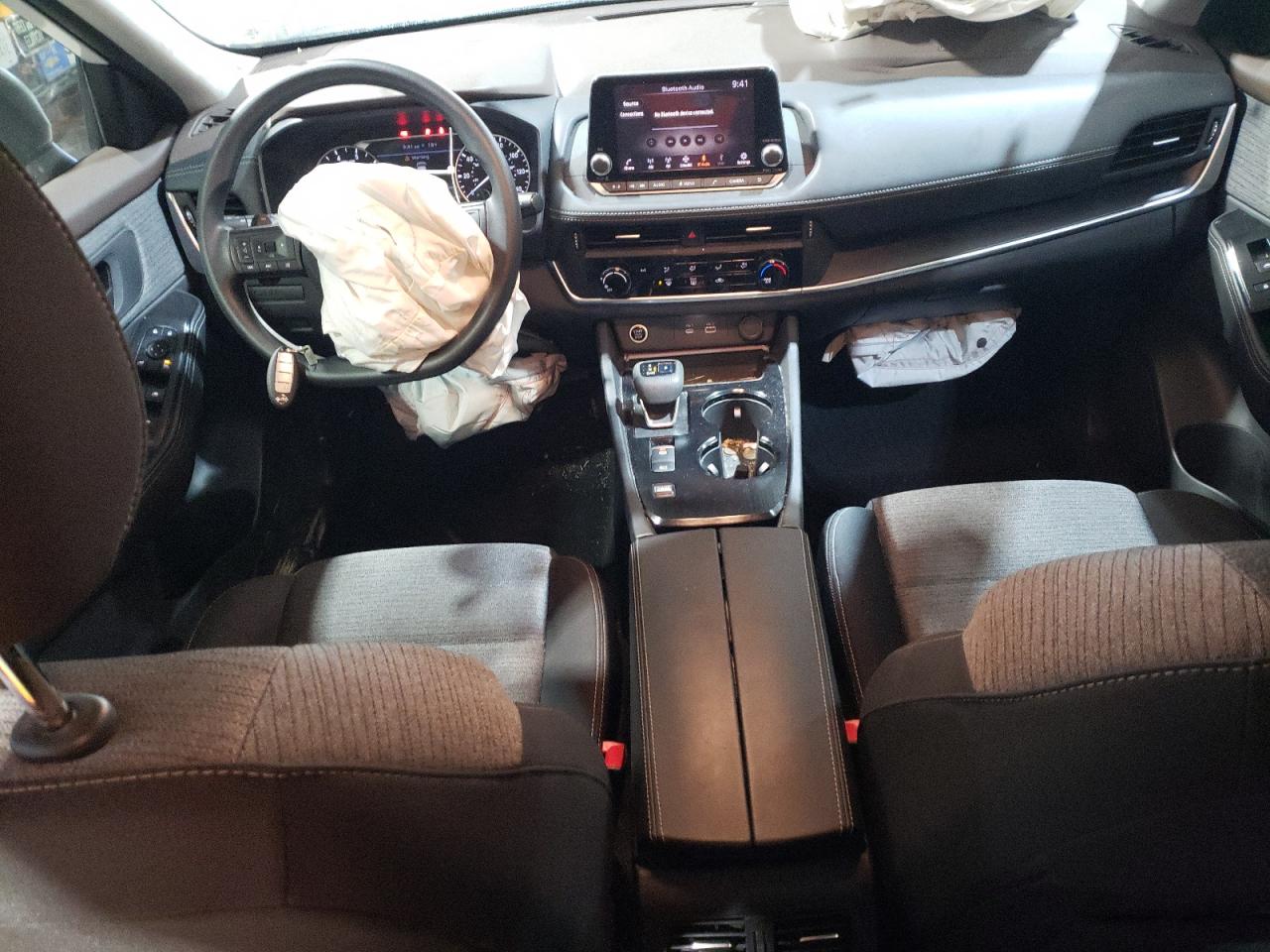 Nissan Rogue S Image 4