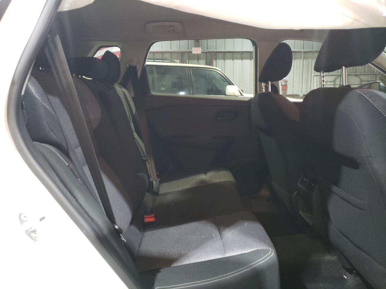 Nissan Rogue S Image 3