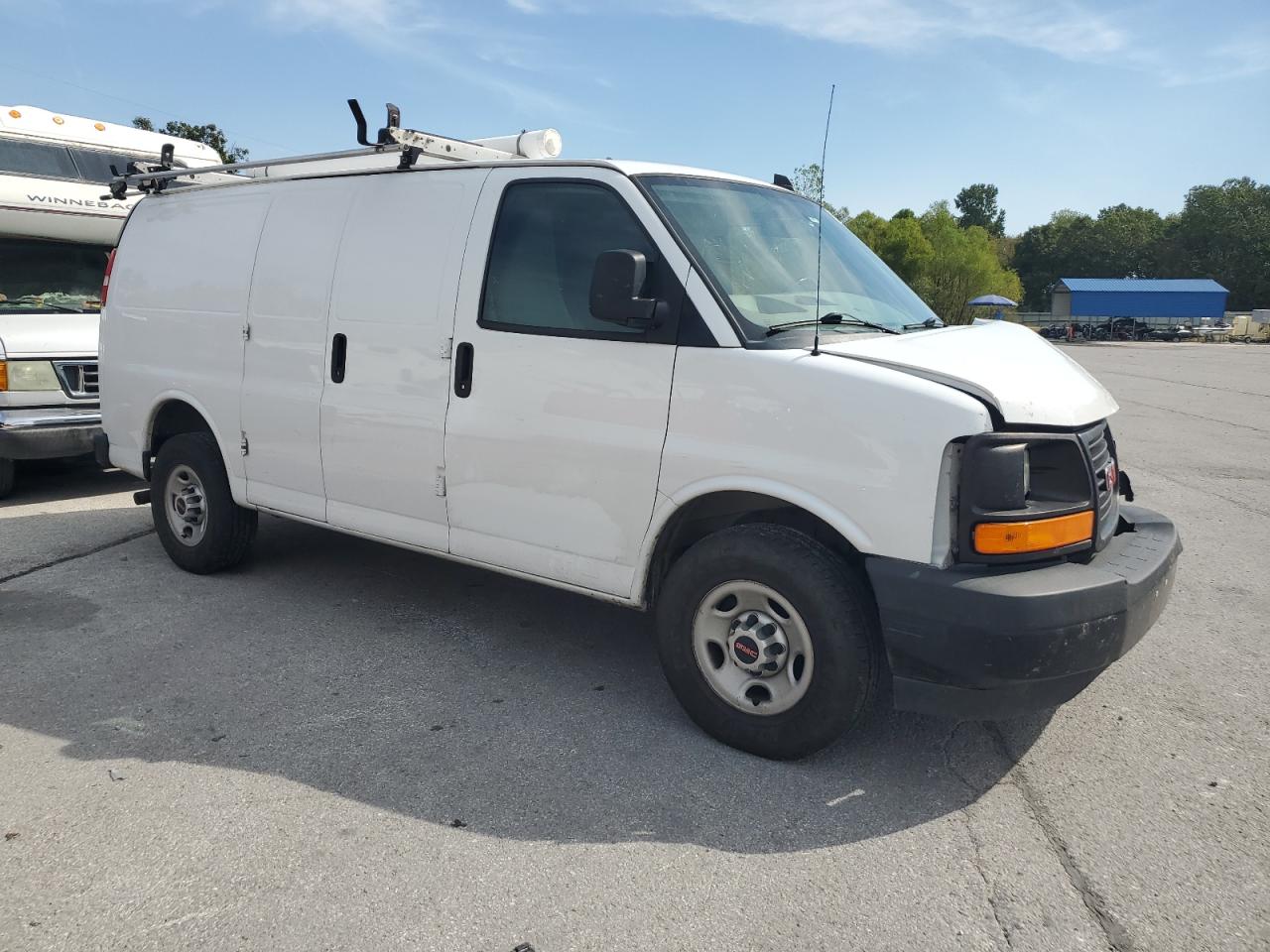 GMC Savana G2500 Image 9